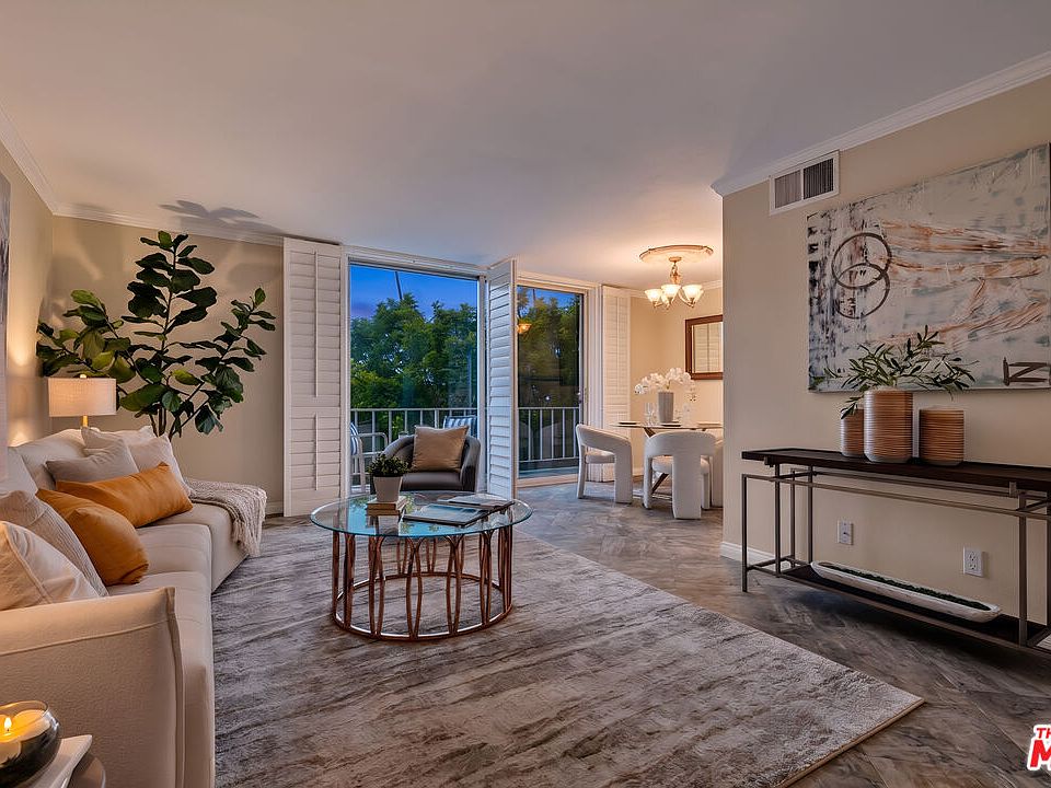 1st image of 100 S Doheny Dr APT 402