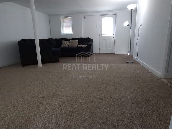 3rd image of 492 Black Meadow Rd APT A