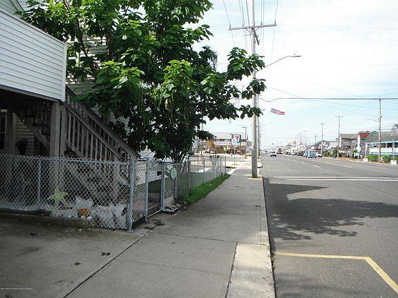 5th image of 1101 N Bay Ave
