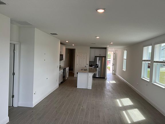 5th image of 145 Links Terrace Blvd