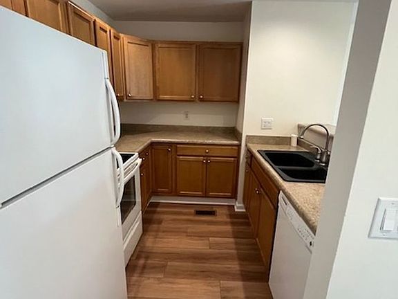 2nd image of 225 Mary Rose Ln