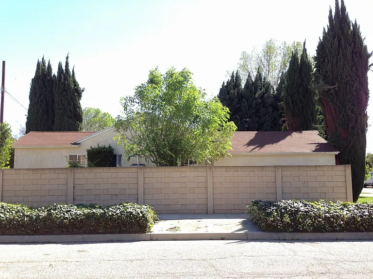 9024 Geyser Ave — Photo 1