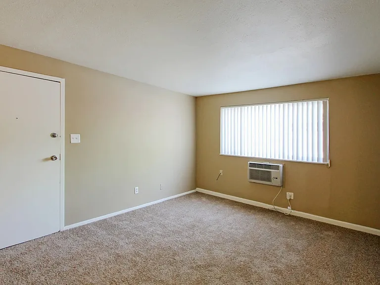 Maple Highlands Apartments — Photo 13
