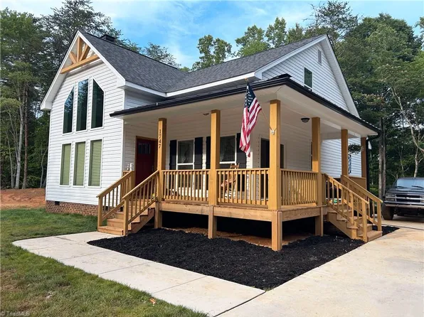 1747 State Highway 66 S, Westfield, NC 27053