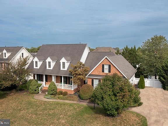 2nd image of 102 Bramble Ct