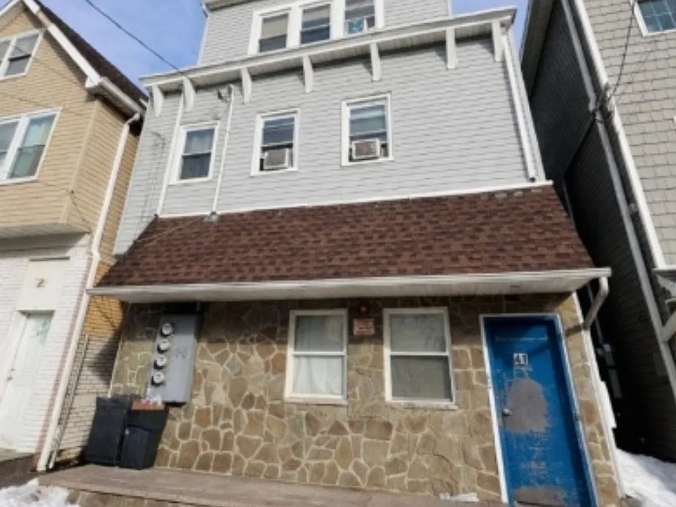 41 Cedar St #1