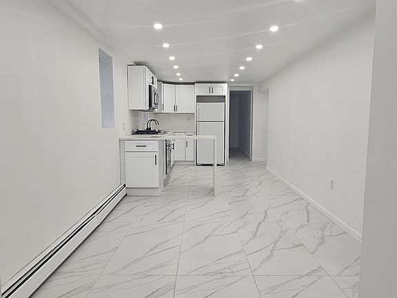 4th image of 153 Wellbrook Ave #2