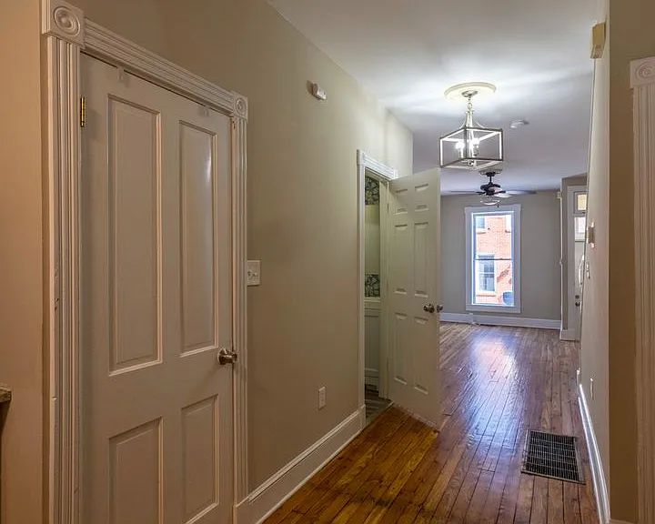 110 N Rose St — Photo 6