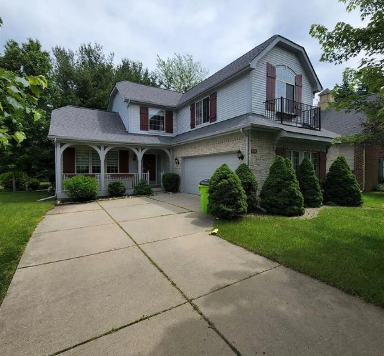 5628 Versailles Ave — Photo 1