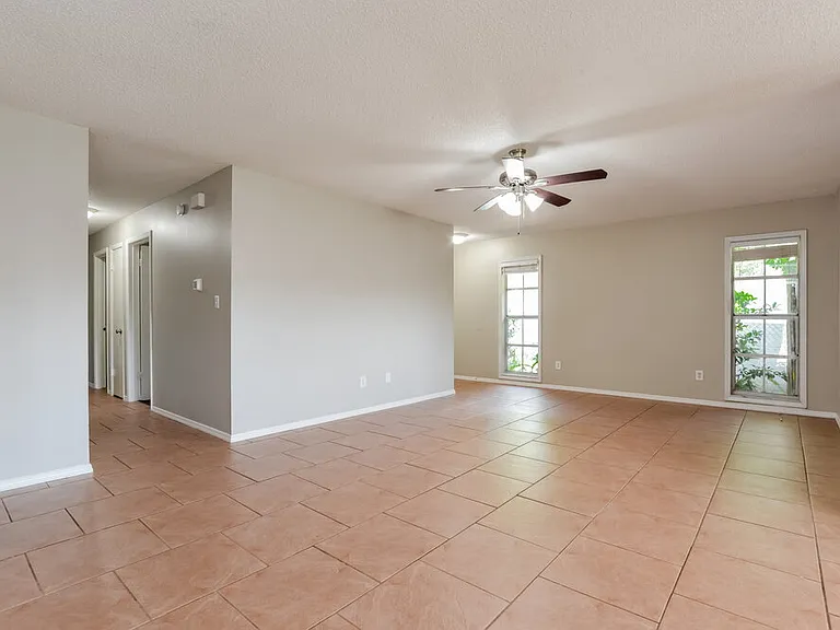 1177 La Mesa Ave — Photo 6