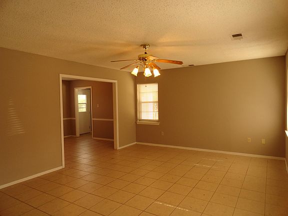 2nd image of 5048 Longview Cv