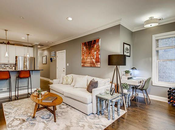 5th image of 1310 N Claremont Ave #2