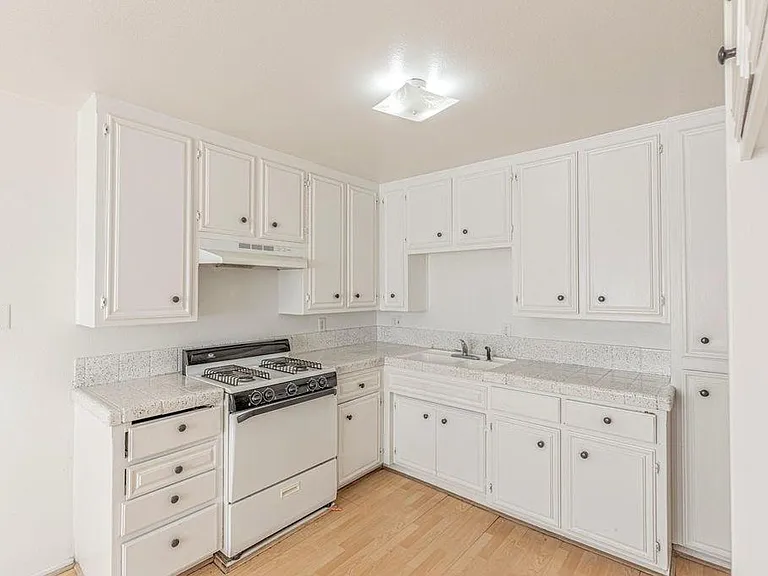 232 E Lancaster Blvd — Photo 9