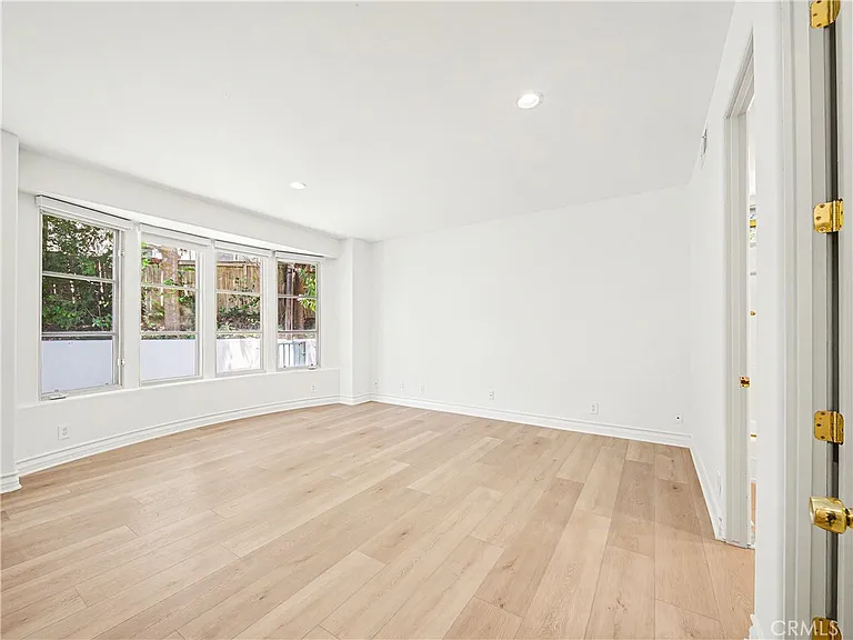 3907 Peartree Pl — Photo 34