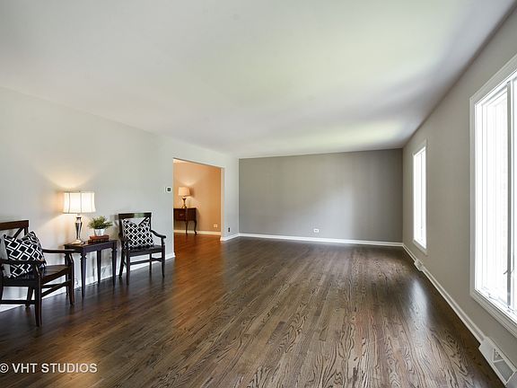 3rd image of 1109 W Eaton Ct