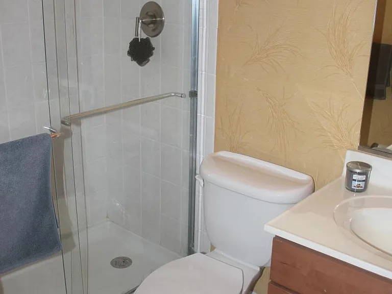 302 Hilltop Ln #F — Photo 21