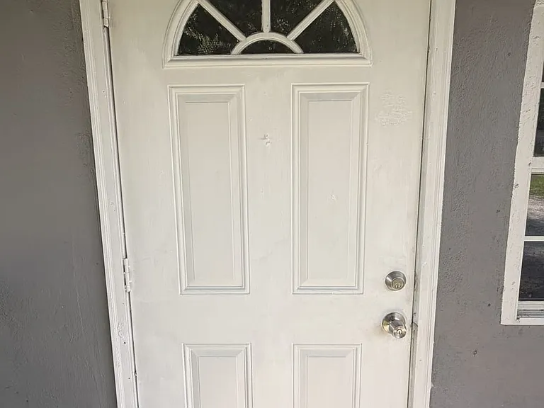 1418 Woodlawn Ave — Photo 3