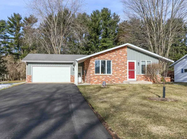 N2619 Melody Ln, Waupaca, WI 54981