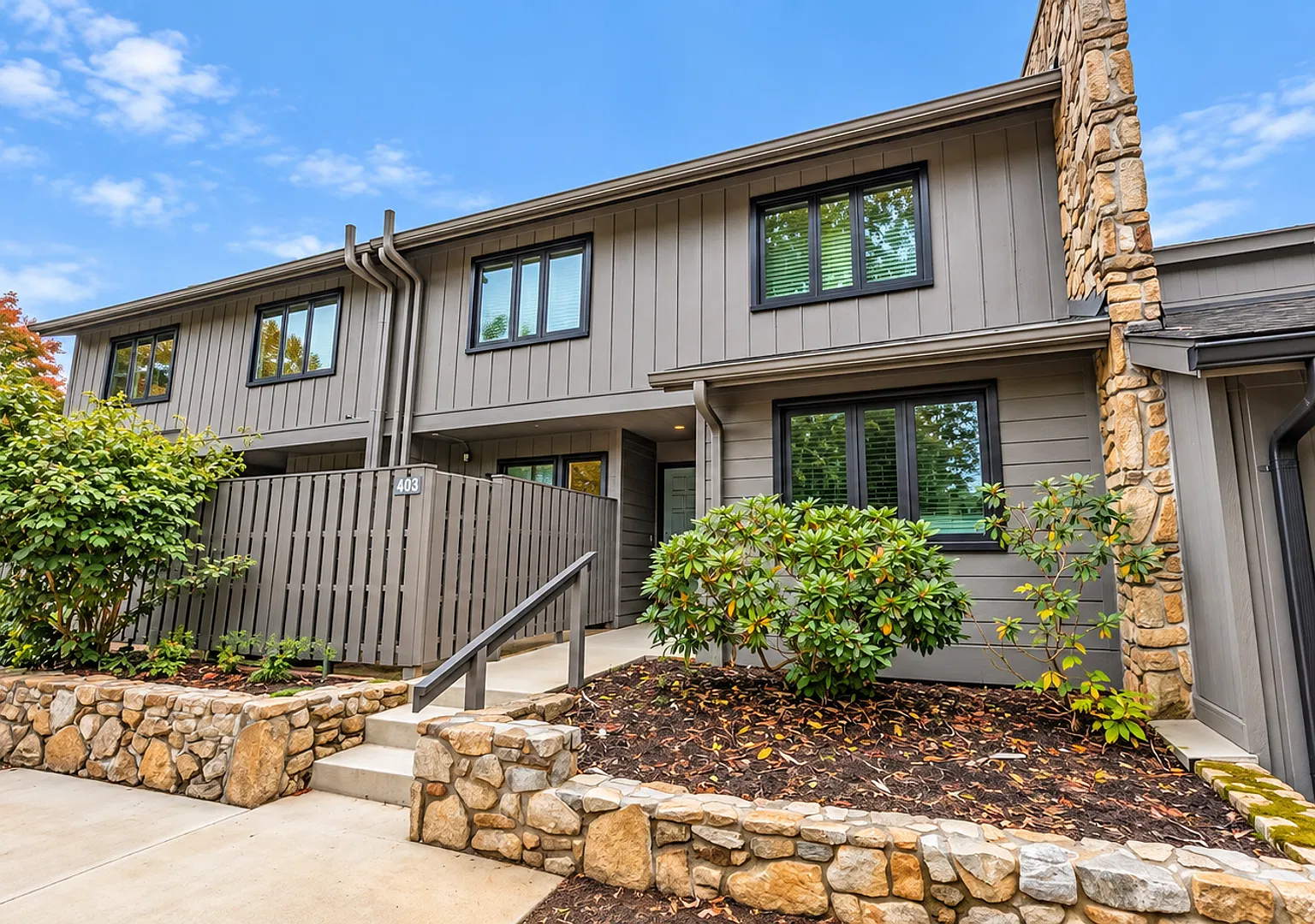 Spacious Townhouse- Crowfields- 55+ Community — Photo 2