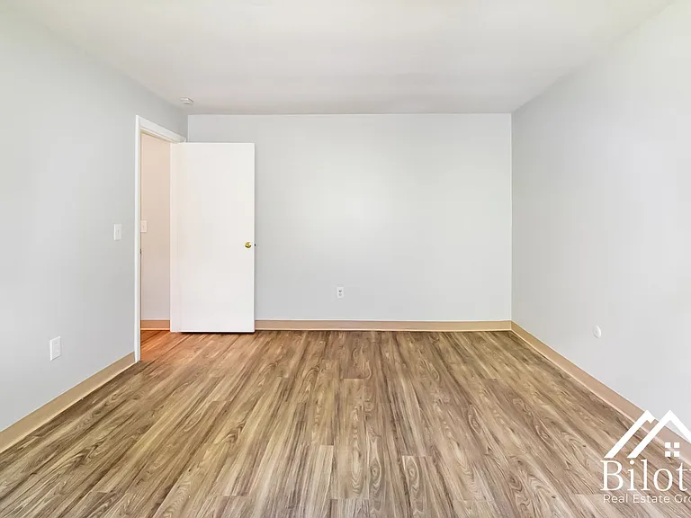 Hillside Terrace Apartments — Photo 6