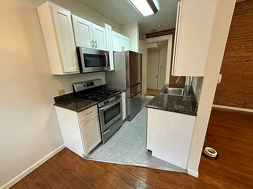 10 W Hollister St #1 Photo 1
