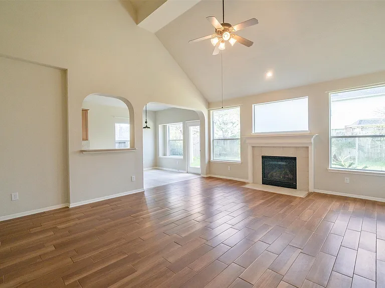 8811 Sun Haven Ln — Photo 14