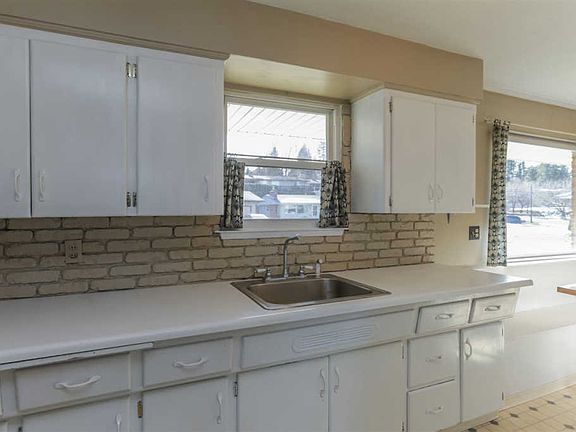 5th image of 3625 E 15th Ave