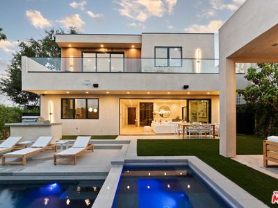 11947 W Charnock Rd, Los Angeles, CA, 90066