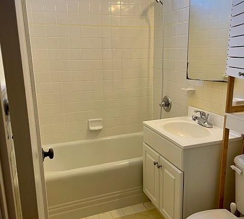 5th image of 410 Eucalyptus Ave #1