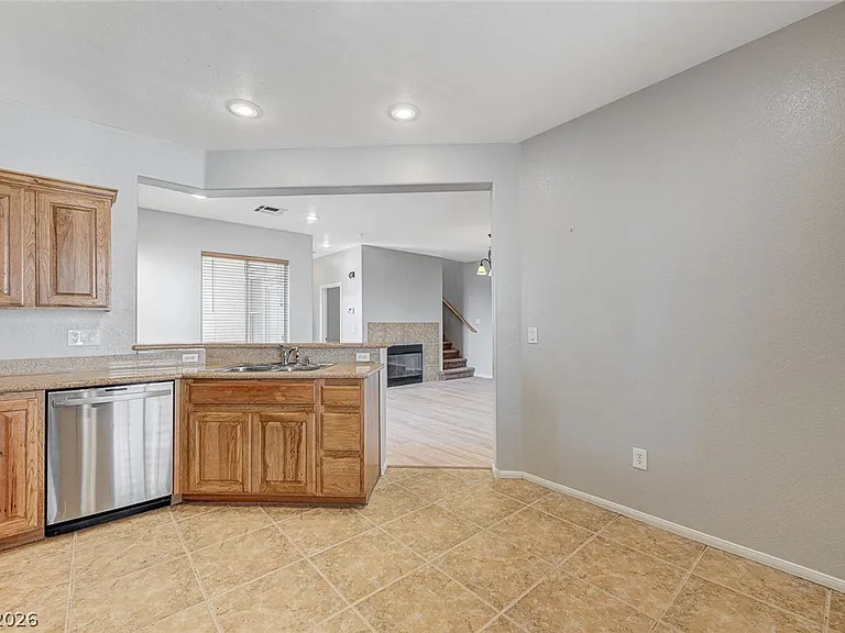 6600 Biltmore Garden St — Photo 11