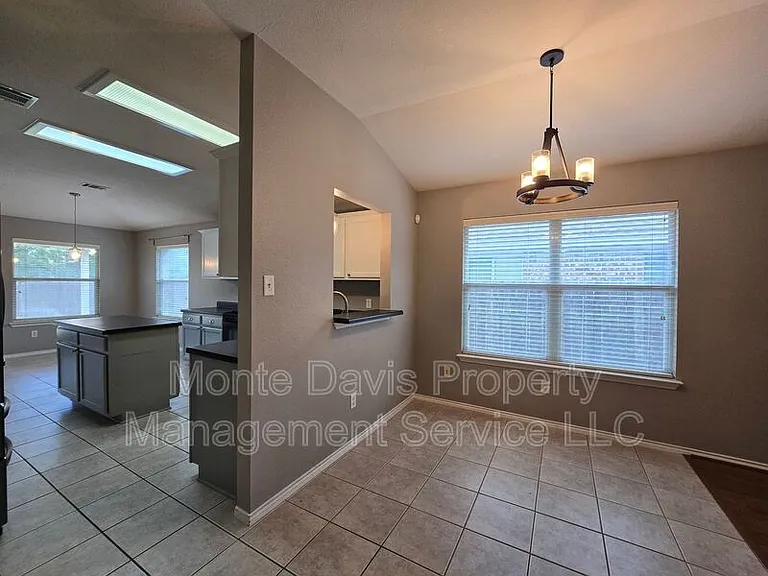 14309 Ballycastle Trl — Photo 10