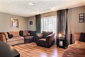 5th image of 6900 Vivian Dr NE