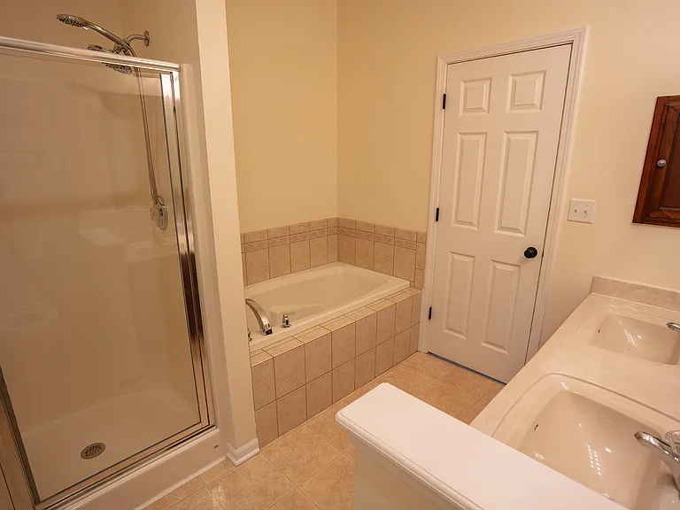 Primary bathroom2
