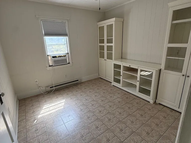 1131 Marion Ave — Photo 10