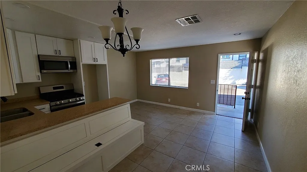 1 bed, 550 sqft, $1,650 — Photo 4