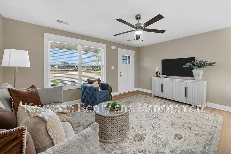 2 bed, 2.0 bath, 1244 sqft, $1,250 — Photo 4