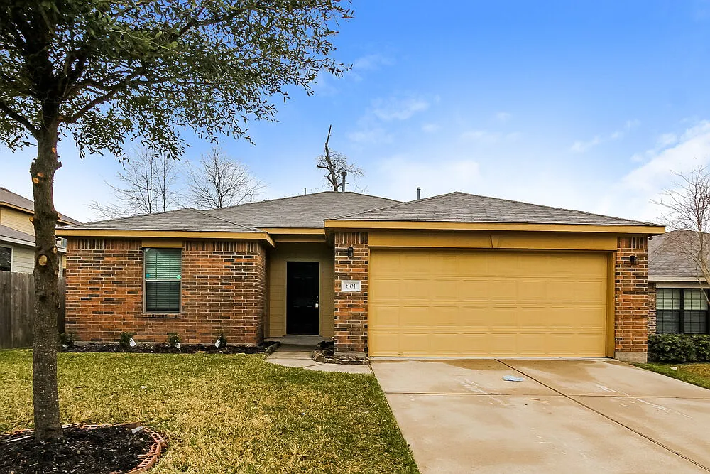 3 bed, 2.0 bath, 1394 sqft, $1,700 — Photo 1