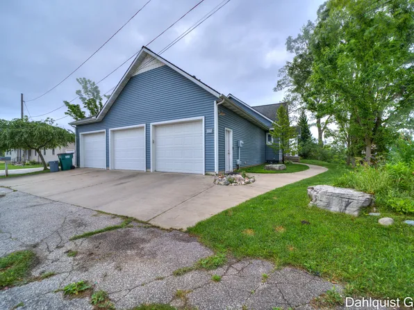 1102 Central Ave, Muskegon, MI 49445