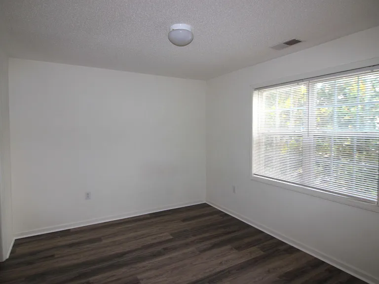 2010 Wolfmill Dr #303 — Photo 14