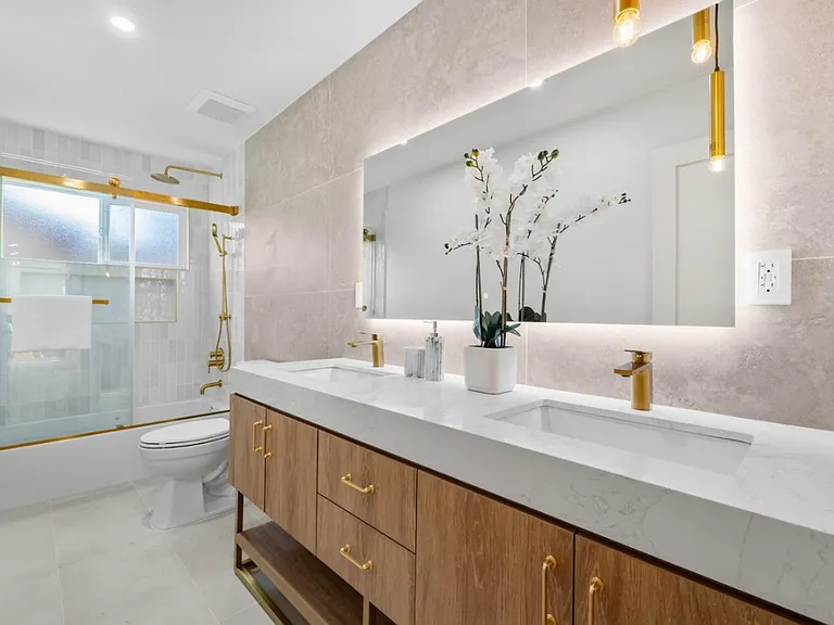 2877 Pelican Dr — Photo 2