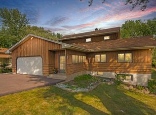 3104 Victoria St N, Roseville, MN 55113