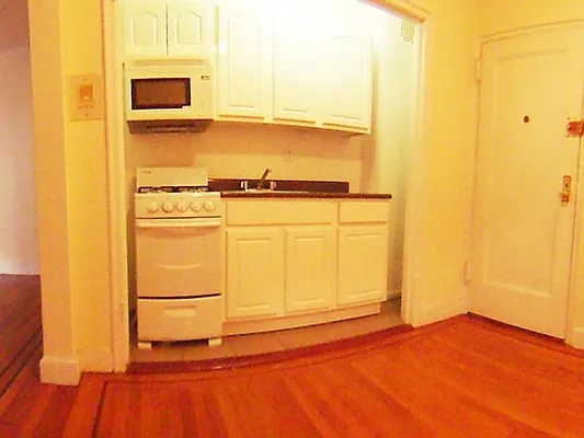 Rented by City Connections Realty | media 11