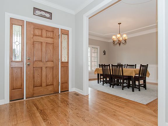 4th image of 22906 Weinhold Dr