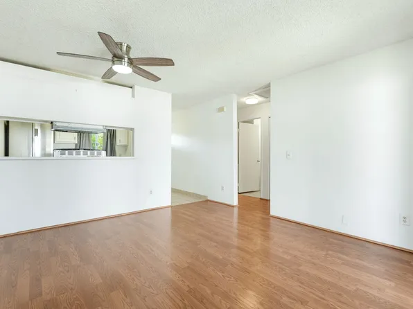 94-207 Lumiaina Pl #H203-1, Waipahu, HI 96797