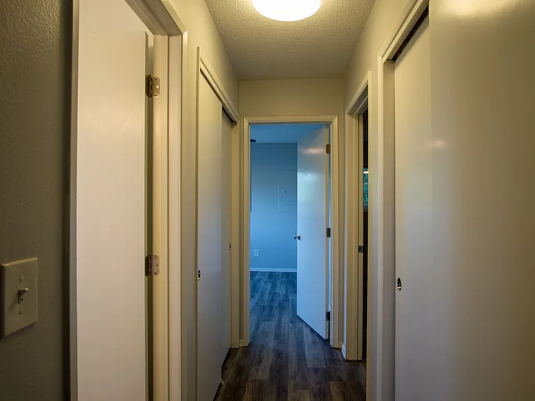 Off SE Belmont: Mid-Century 2Bdr w/Patio & Parking! — Photo 8