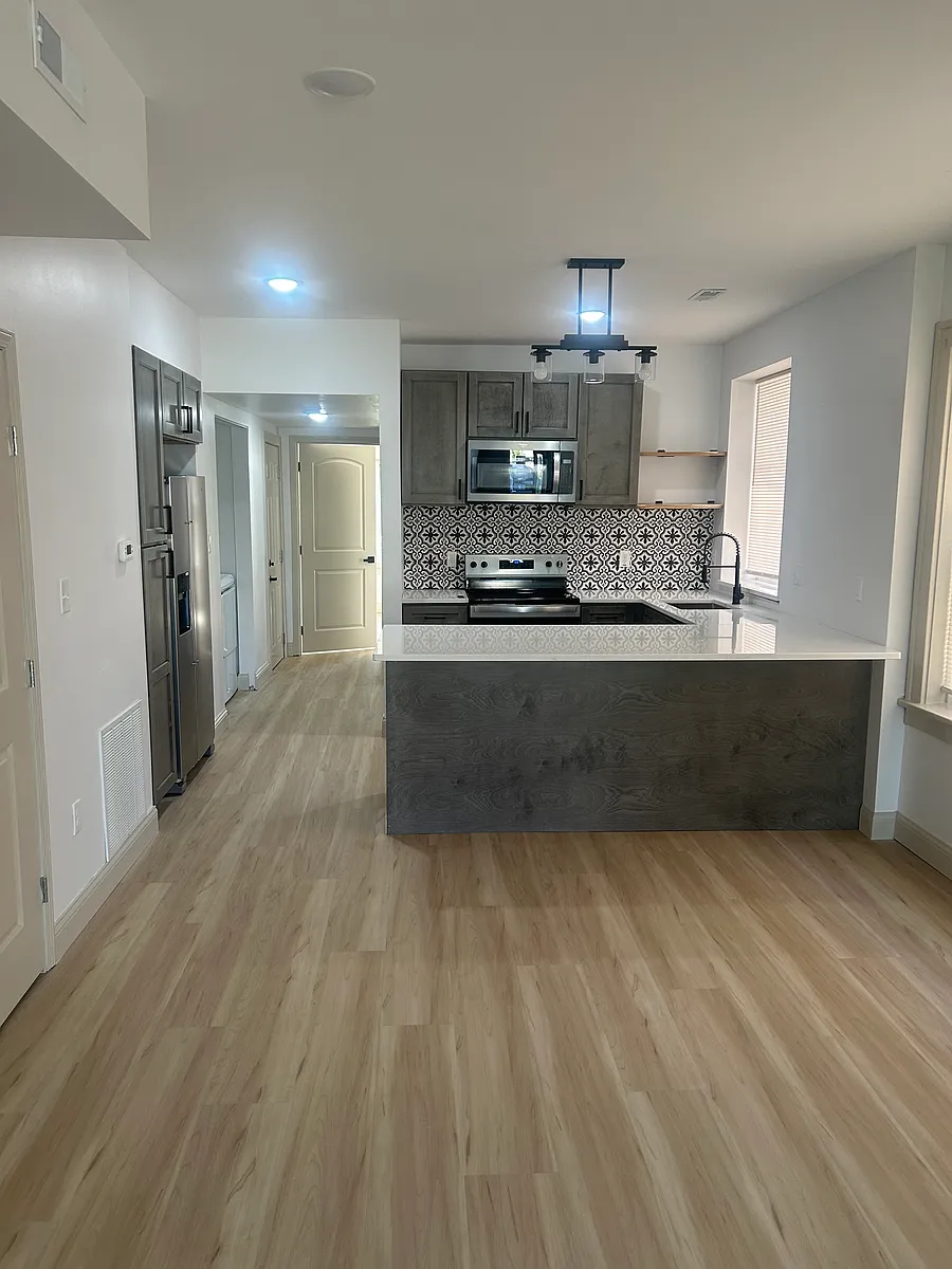 Building Photo - 7236 Wise Ave #1