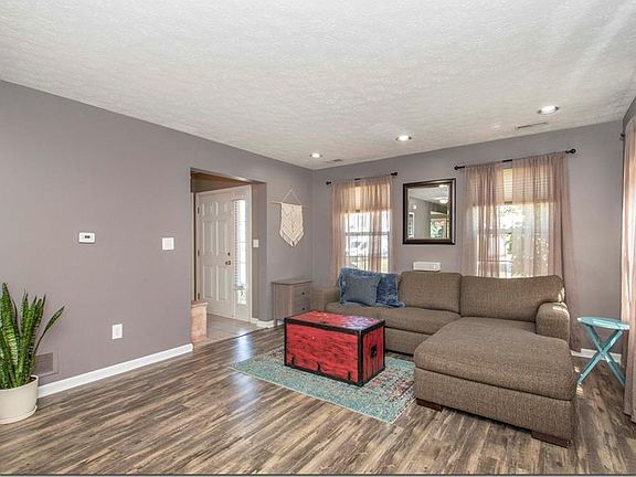 3rd image of 8512 Mandell Dr