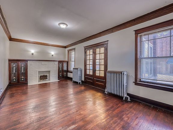 2nd image of 563 N Lawler Ave