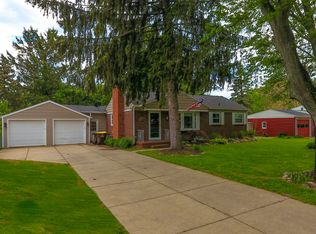 1423 Wilshire Rd, Haslett, MI 48840