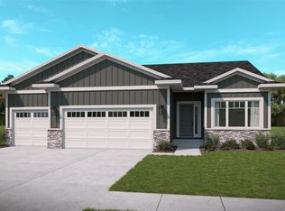 225 Pine Grove Ln, Iowa City, IA 52245
